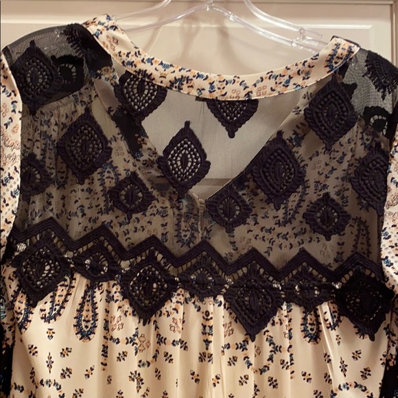 Patterned cream dress - Picture 4 of 4